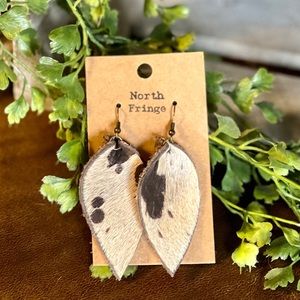 Pretty petal, leather earrings